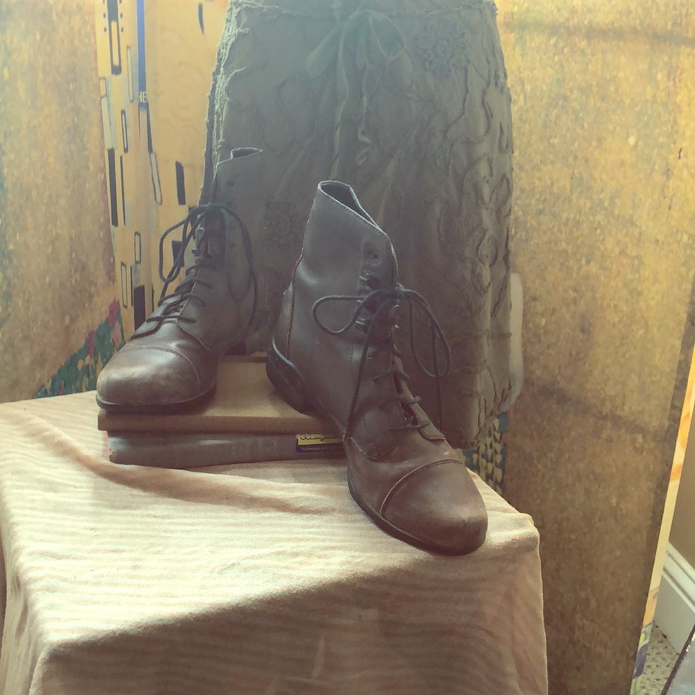 Leather Ariat booties!